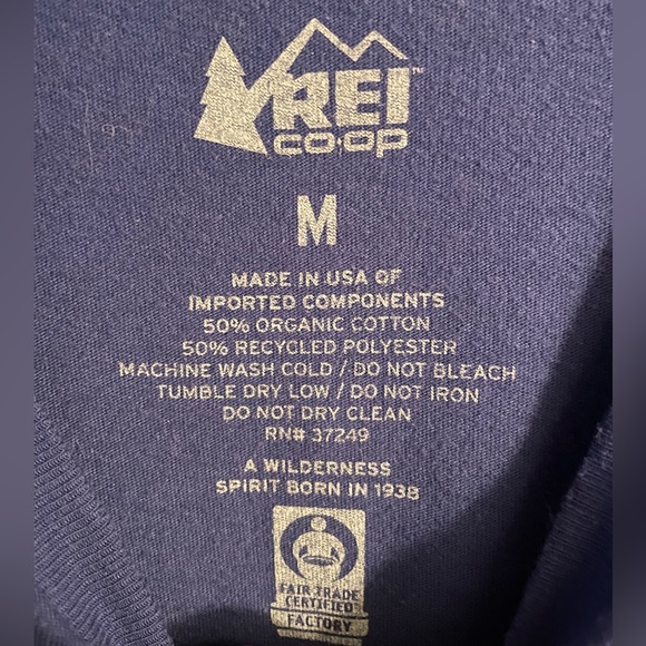 Men’s REI t-shirt - Picture 2 of 2